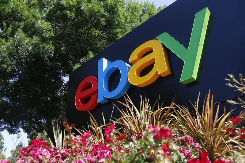 © Reuters. Логотип eBay на офисном здании в Сан-Хосе, Калифорния