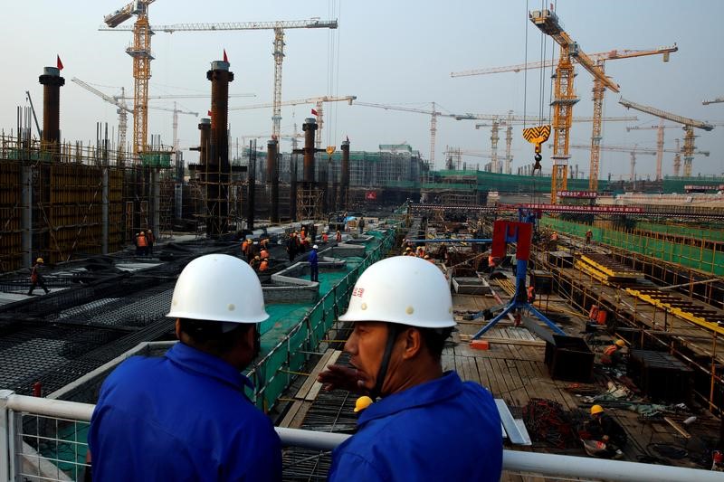 © Reuters. El crecimiento económico de China se ralentiza en el tercer trimestre