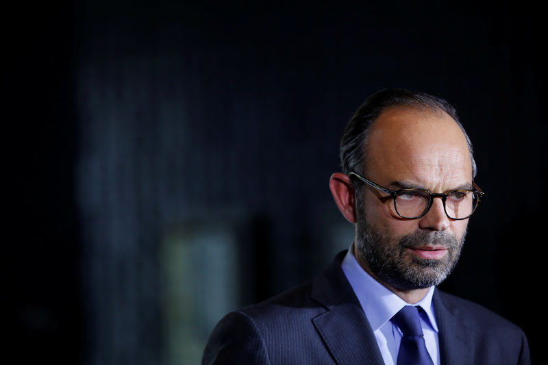 © Reuters. EDOUARD PHILIPPE APPELLE HOLLANDE À FAIRE PREUVE D'"HUMILITÉ"