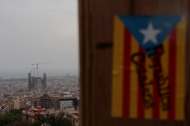 © Reuters. España inicia el sábado los trámites para intervenir en Cataluña