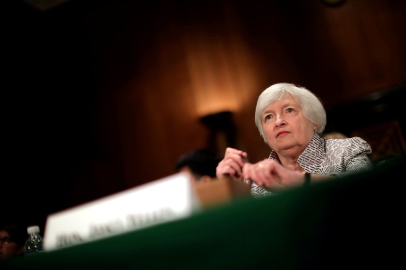 © Reuters. FILE PHOTO: Federal Reserve Chair Janet Yellen testifies before a Senate Banking Committee hearing on the 'Semiannual Monetary Policy Report to the Congress' on Capitol Hill in Washington