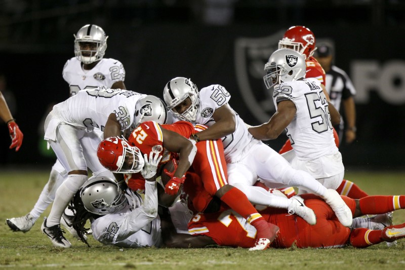 © Reuters. NFL: Kansas City Chiefs at Oakland Raiders