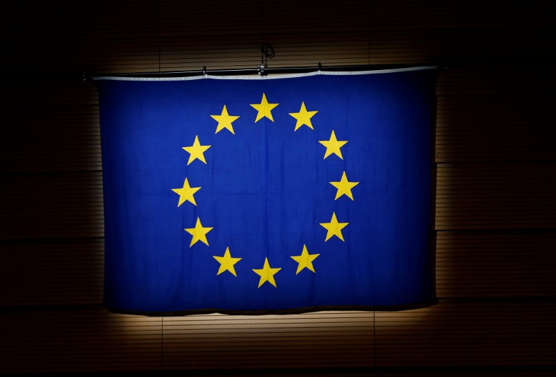 © Reuters. Bandeira da União Europeia é vista durante cerimônia em Lausanne, na Suíça