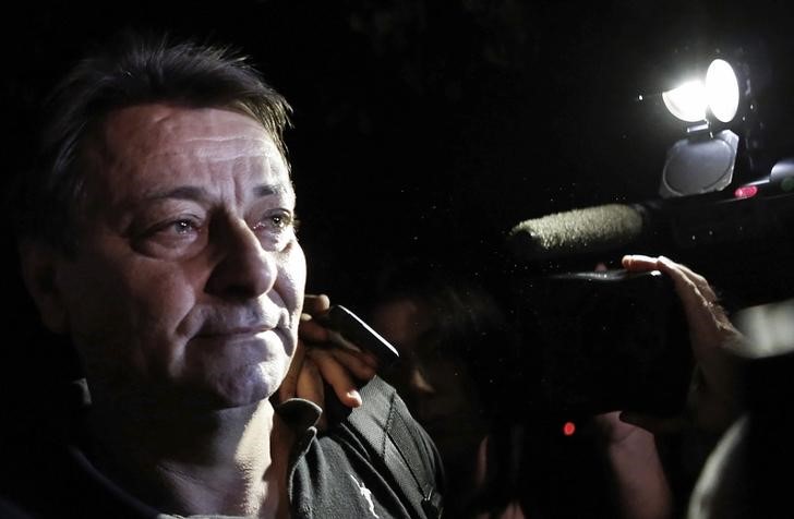 © Reuters. Italiano Cesare Battisti deixa sede da Polícia Federal em São Paulo em 2015