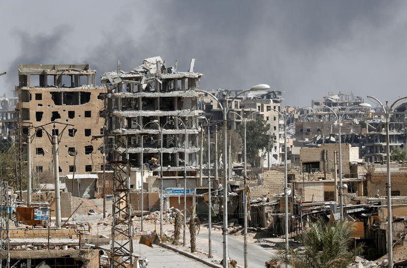 © Reuters. LA FRANCE ENGAGÉE MILITAIREMENT EN SYRIE TANT QUE NÉCESSAIRE