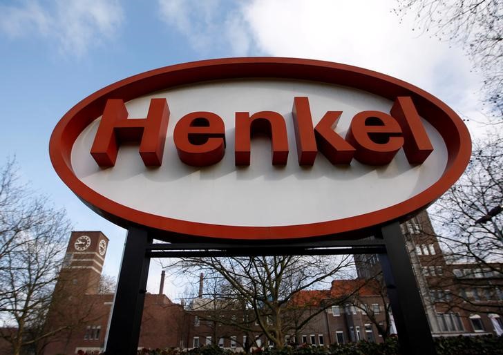 © Reuters. A logo of consumer goods group Henkel is pictured in Duesseldorf