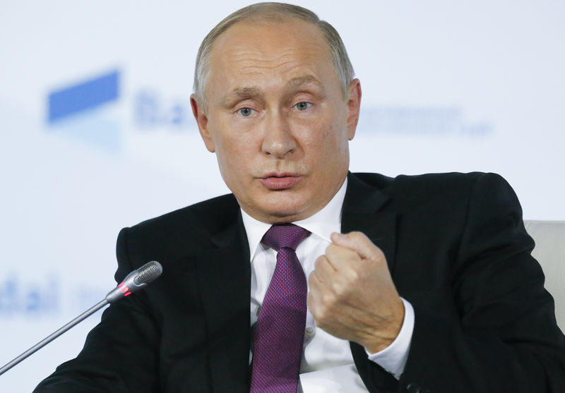 © Reuters. Russia's President Putin attends the Valdai Discussion Club in Sochi