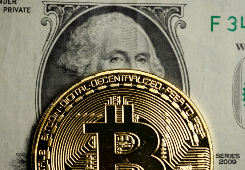 Big money stays away from booming bitcoin