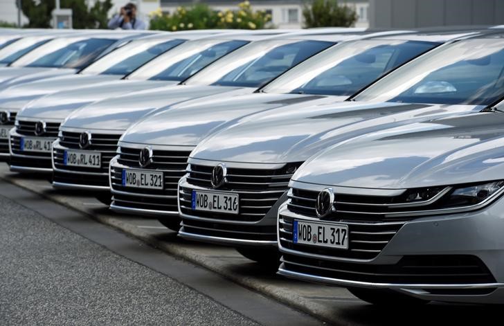 © Reuters. Volkswagen presents new Arteon car in Hanover