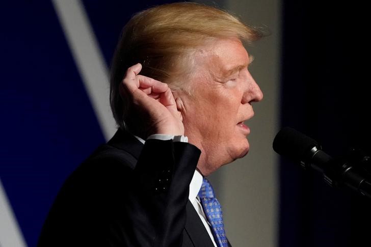 © Reuters. U.S. President Donald Trump speaks to the Heritage Foundation’s President’s Club Meeting in Washington