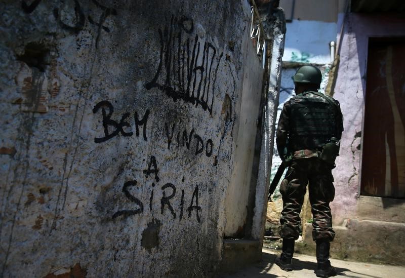 © Reuters. Muere una turista española tiroteada por la policía en una favela en Río de Janeiro