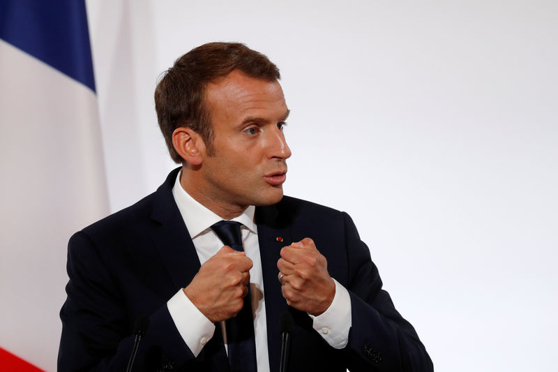 © Reuters. UE: MACRON SALUE "L'ACCORD AMBITIEUX" SUR LES TRAVAILLEURS DÉTACHÉS