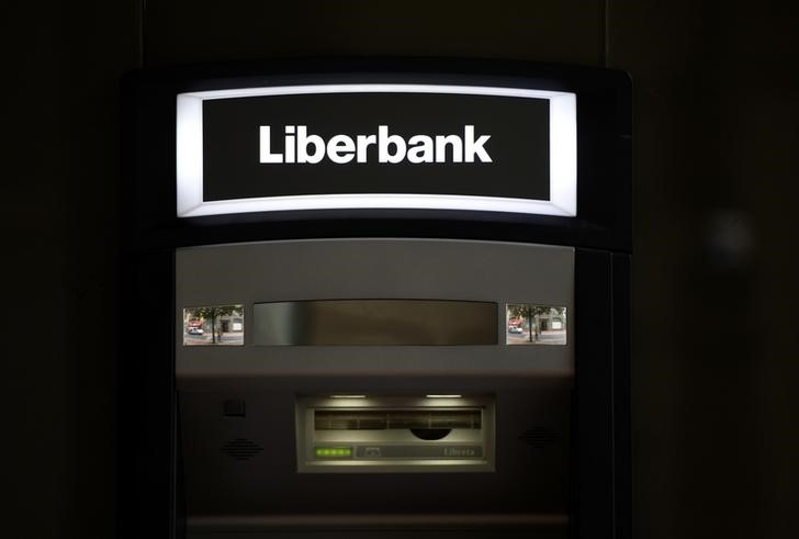 © Reuters. Liberbank pierde 270 mlns euros a septiembre por sanear activos inmobiliarios