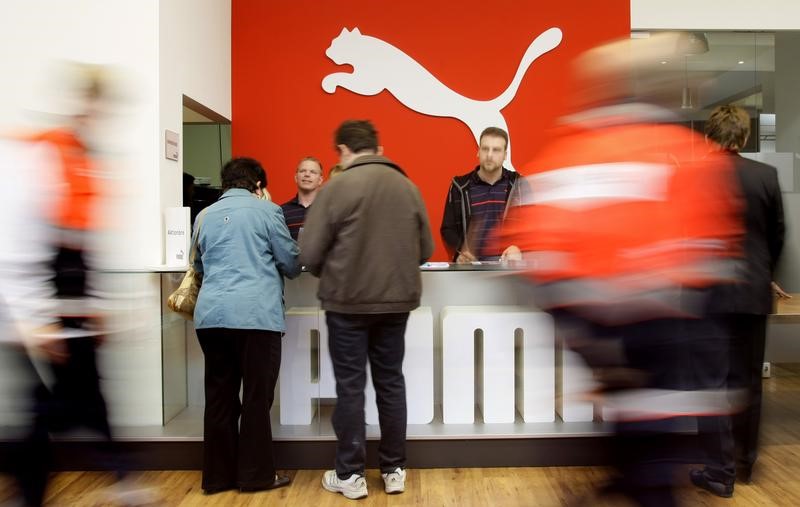 © Reuters. PUMA A ACCRU SES VENTES DANS TOUTES LES RÉGIONS AU 3E TRIMESTRE