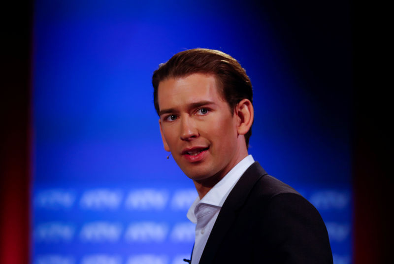 © Reuters. Líder conservador da Áustria, Sebastian Kurz, durante debate televisionado, em Viena