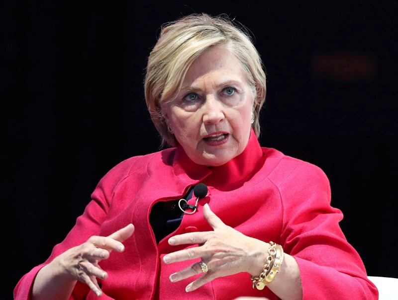 © Reuters. Former U.S. presidential candidate Hillary Clinton speaks during the 18th World Knowledge Forum in Seoul