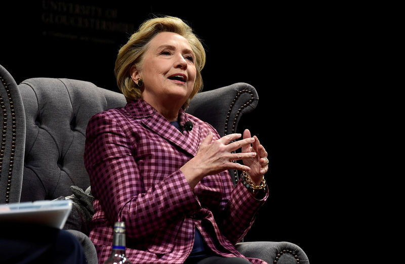 © Reuters. Former U.S. Secretary of State, Hillary Clinton speaks during an interview with Mariella Frostrup at the Cheltenham Literature Festival in Cheltenham