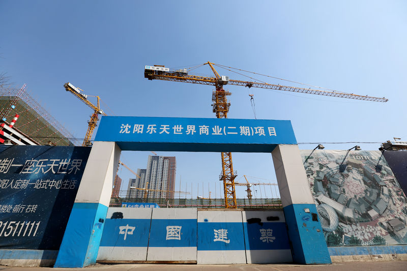 © Reuters. A construction site of a shopping mall of Lotte Group is seen in Shenyang