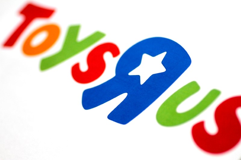 © Reuters. FILE PHOTO: Illustration photo of the Toys R Us logo