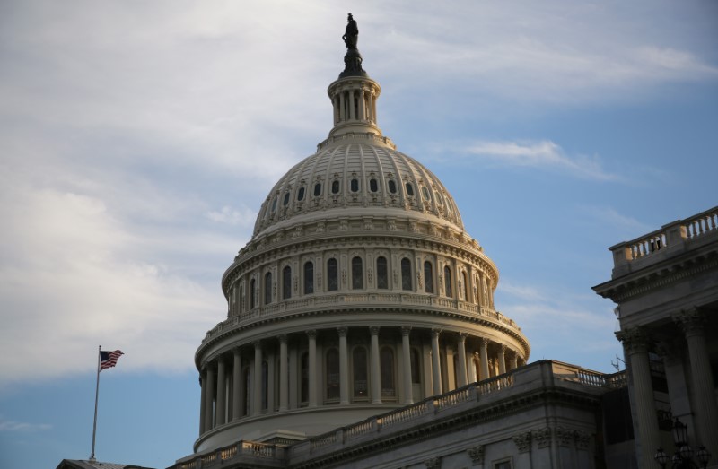 © Reuters. The U.S. Capitol building is seen at sunset in Washington