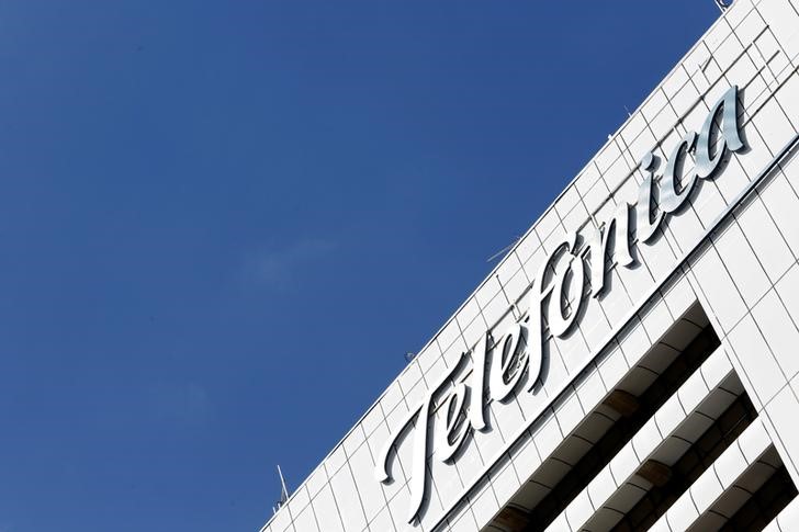 © Reuters. The sign of Telefonica building is seen in Caracas, Venezuela