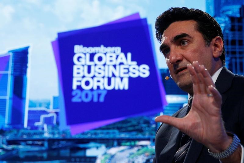 © Reuters. Saudi Arabia's Public Investment Fund managing director Yasir al-Rumayyan speaks at the Bloomberg Global Business Forum in New York