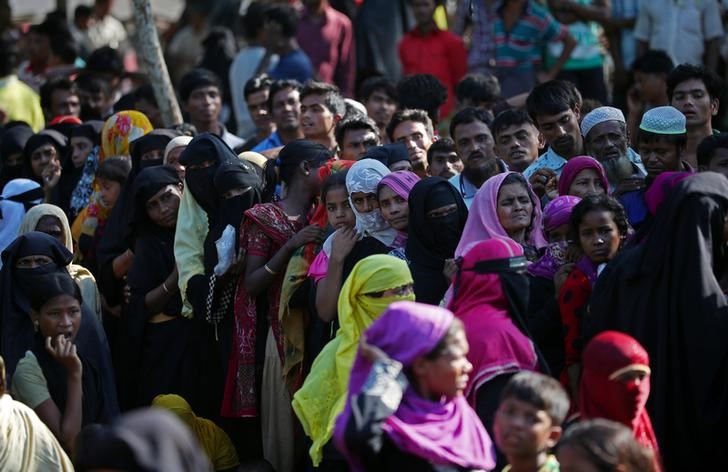 © Reuters. منع عمال إغاثة من دخول مخيم للنازحين المسلمين في ولاية راخين بميانمار
