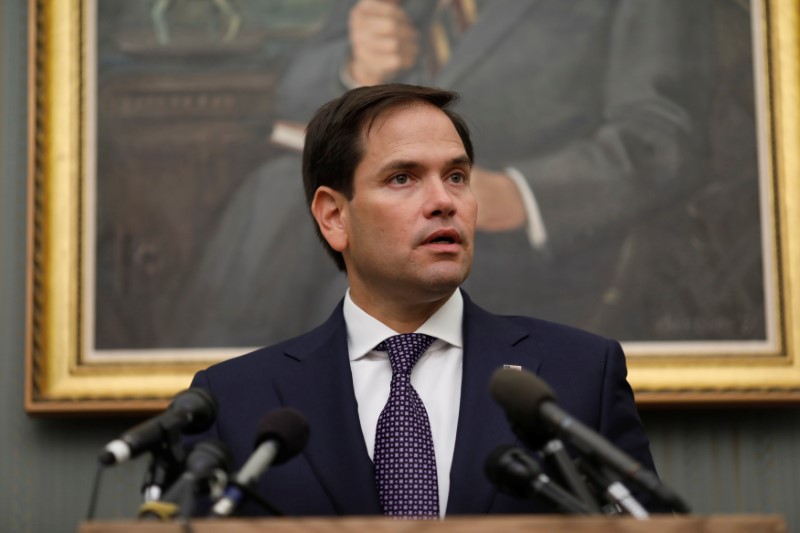 © Reuters. Sen. Marco Rubio (R-FL) speaks at a press conference about the ongoing relief efforts in Puerto Rico following Hurricane Maria at the Capitol Building in Washington