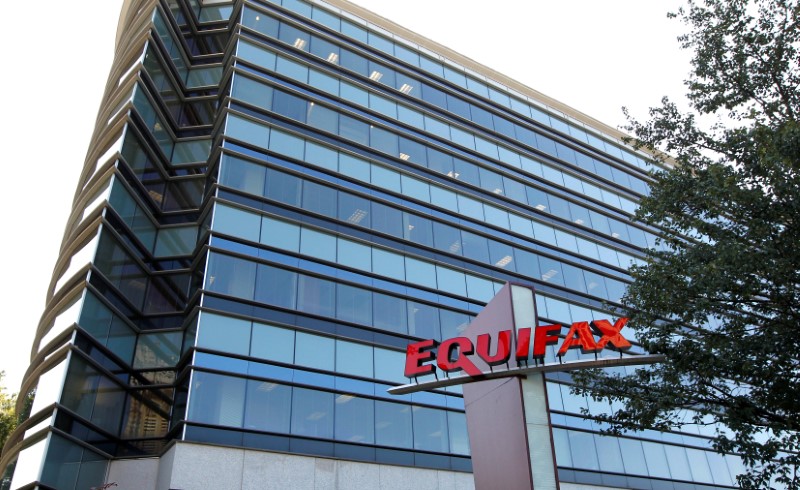 © Reuters. FILE PHOTO: Credit reporting company Equifax Inc. offices are pictured in Atlanta