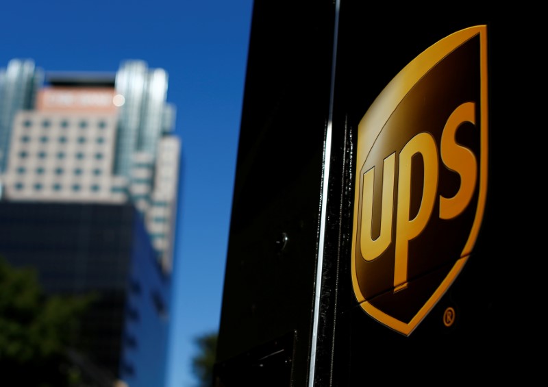 © Reuters. FILE PHOTO -  A United Parcel Service truck on delivery is pictured in downtown Los Angeles