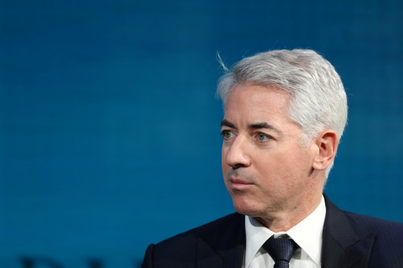 © Reuters. FILE PHOTO: Ackman, CEO of Pershing Square Capital, speaks at the WSJ Digital Conference in Laguna Beach