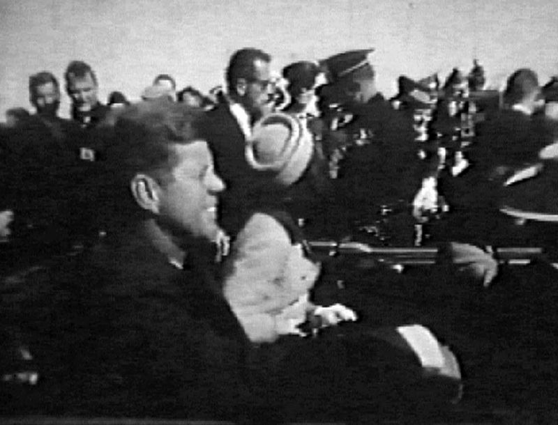 © Reuters. FILE PHOTO: President John F. Kennedy and Jacqueline Kennedy moments before Kennedy was assassinated in Dallas