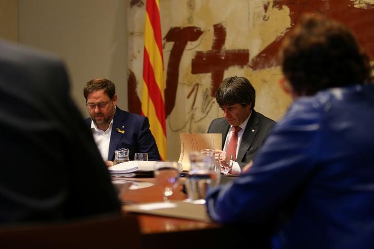 © Reuters. Puigdemont baraja convocar elecciones el 20 de diciembre, según La Vanguardia