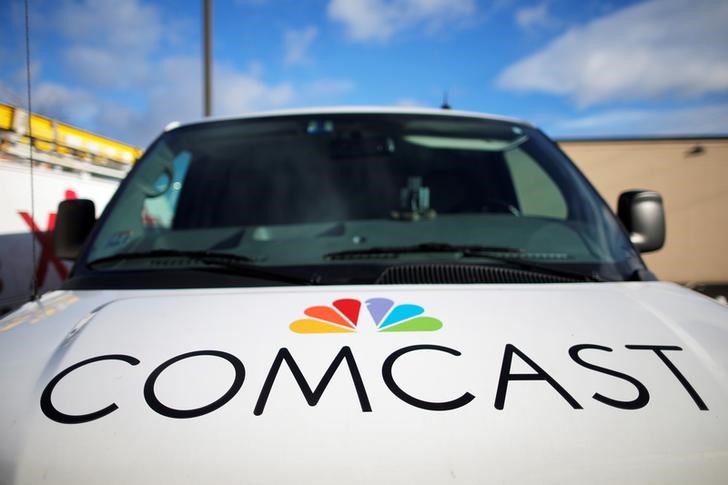 © Reuters. Логотип Comcast на парковке в Лоренсе, Массачусетс