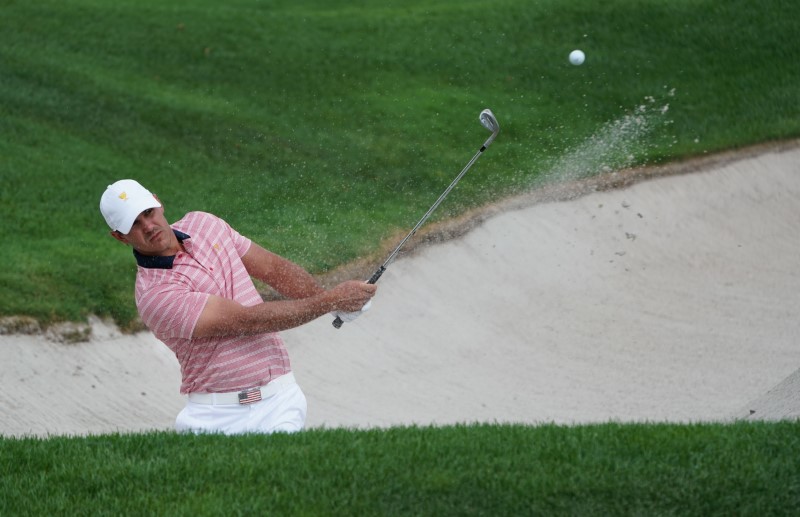 © Reuters. FILE PHOTO: PGA: The Presidents Cup-Day Two