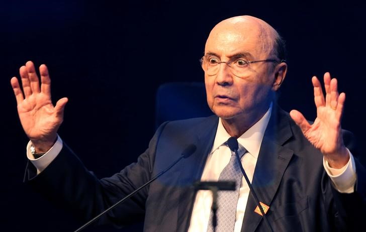 © Reuters. O ministro da Fazenda do Brasil, Henrique Meirelles, durante congresso em São Paulo, Brasil