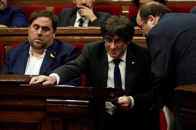 © Reuters. La oposición catalana hace un último llamamiento a Puigdemont a convocar elecciones