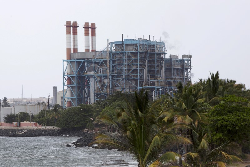 © Reuters. FILE PHOTO: The power station Central Palo Seco of Puerto Rico Electric Power Authority (PREPA) is seen on the outskirts of San Juan