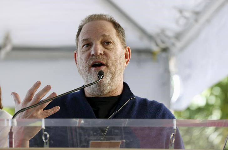 © Reuters. Weinstein fala em cerimônia na Calçada da Fama em Hollywood