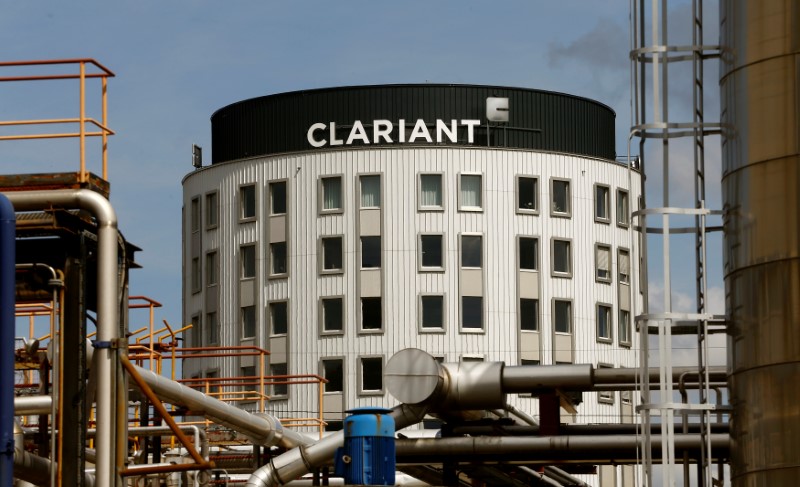 © Reuters. Logo of Swiss specialty chemicals company Clariant is seen in Pratteln