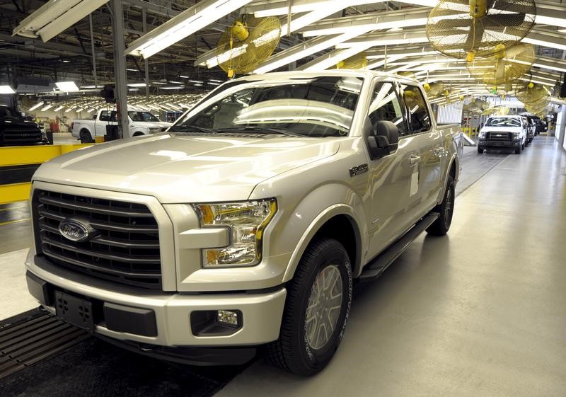 © Reuters. Finished Ford F150 at Ford's plant where new aluminum intensive Ford F-Series pickups are built in Claycomo Missouri