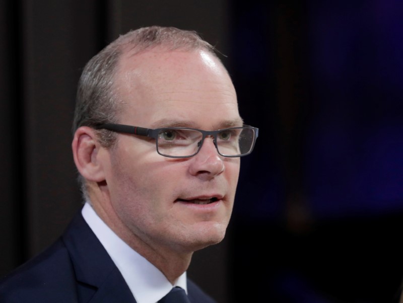 © Reuters. Ministro das Relações Exteriores irlandês, Simon Coveney, durante reunião em Tallinn, na Estônia