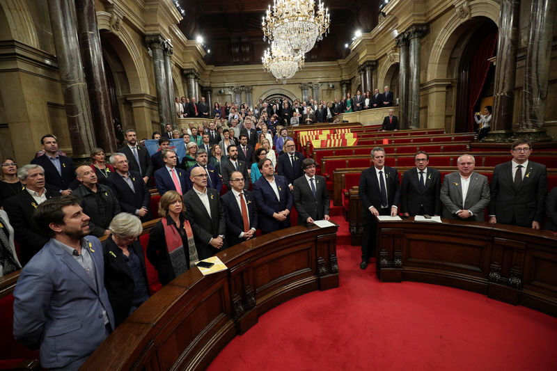 © Reuters. برلمان قطالونيا يعلن استقلال الإقليم عن إسبانيا