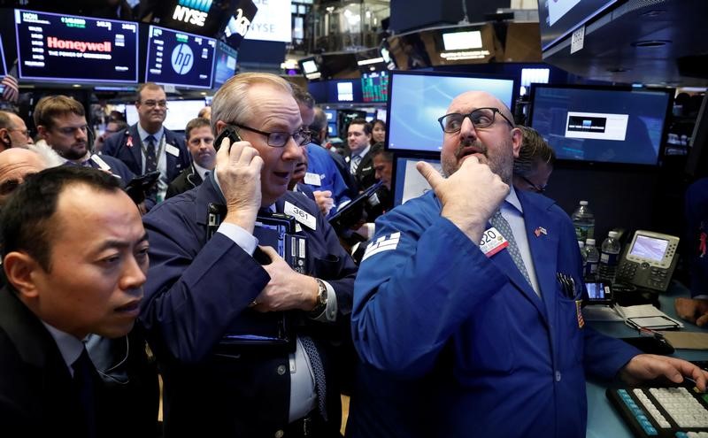 © Reuters. WALL STREET OUVRE EN ORDRE DISPERSÉ AVEC LES RÉSULTATS