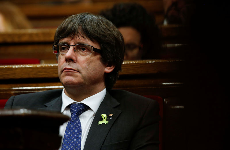 © Reuters. رئيس قطالونيا المقال يدعو إلى "معارضة ديمقراطية" لتولي مدريد حكم الإقليم