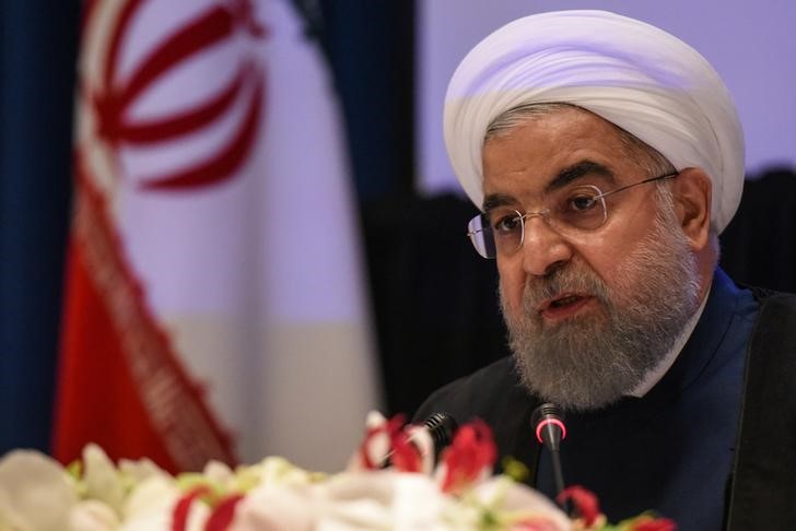 © Reuters. Iran's President Hassan Rouhani delivers remarks at a news conference during the United Nations General Assembly in New York City