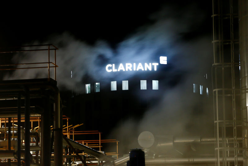 © Reuters. Logo of Swiss specialty chemicals company Clariant is seen in Pratteln