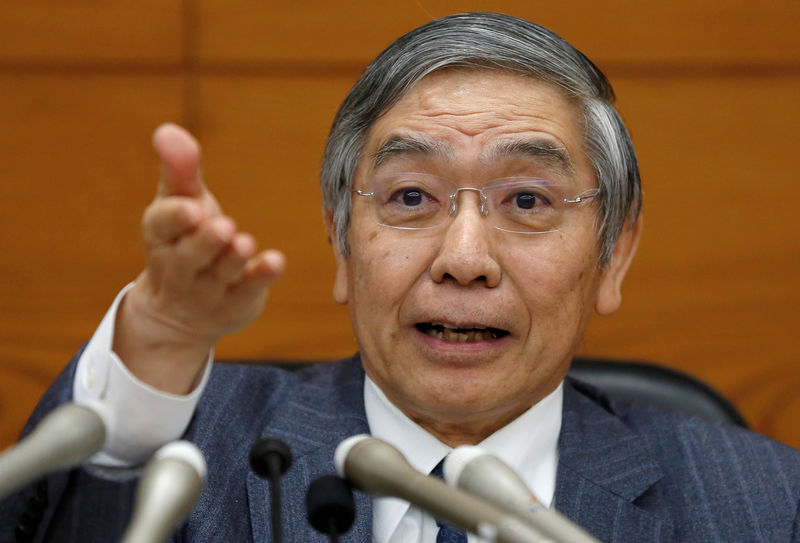 © Reuters. BOJ Governor Kuroda attends a news conference at the bank's headquarters in Tokyo