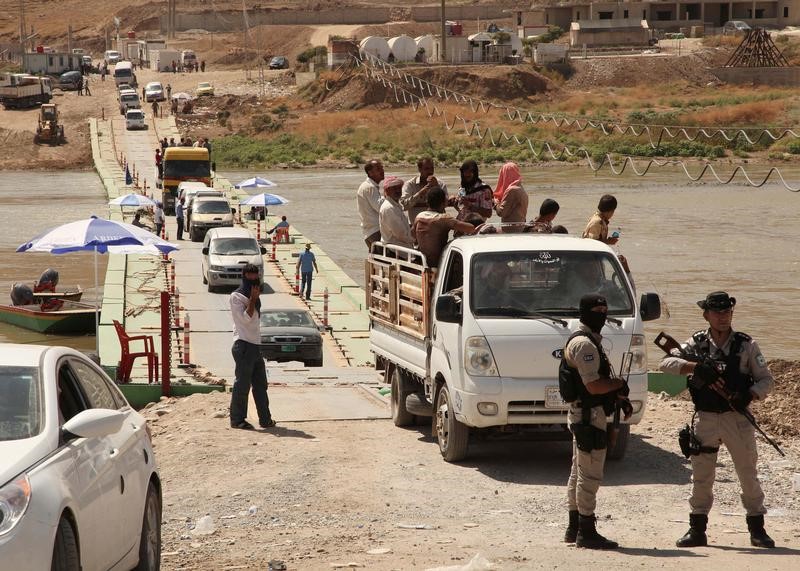 © Reuters. مسؤول جمارك: السلطات العراقية تسيطر على معبر حدودي مع تركيا