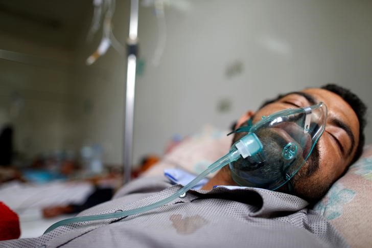 © Reuters. أطباء بلا حدود تغلق أغلب مراكزها للكوليرا في اليمن مع انحسار الوباء